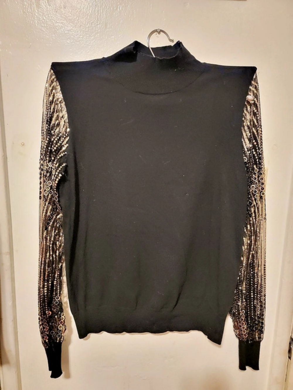 Tahari Black & Gold Embellished Sleeve Top Size Large